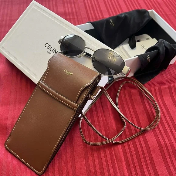 Celine Triomphe - Picture 2 of 7